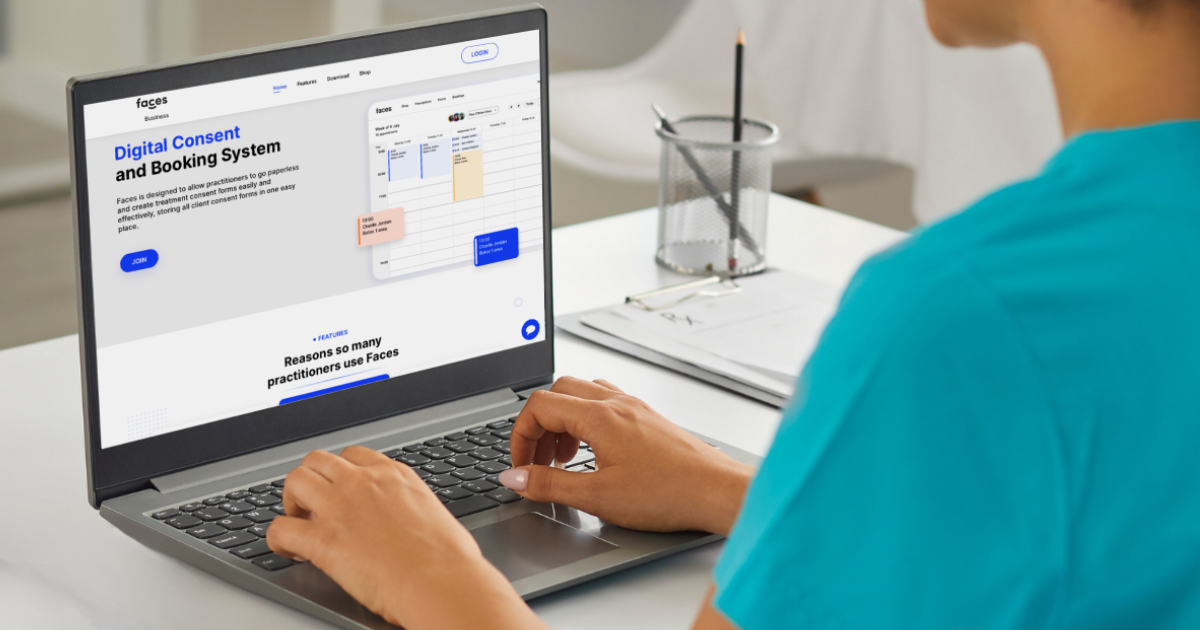 Find the Best Clinics Near You With These 5 Tips! 4 a practitioner using a laptop to access Faces